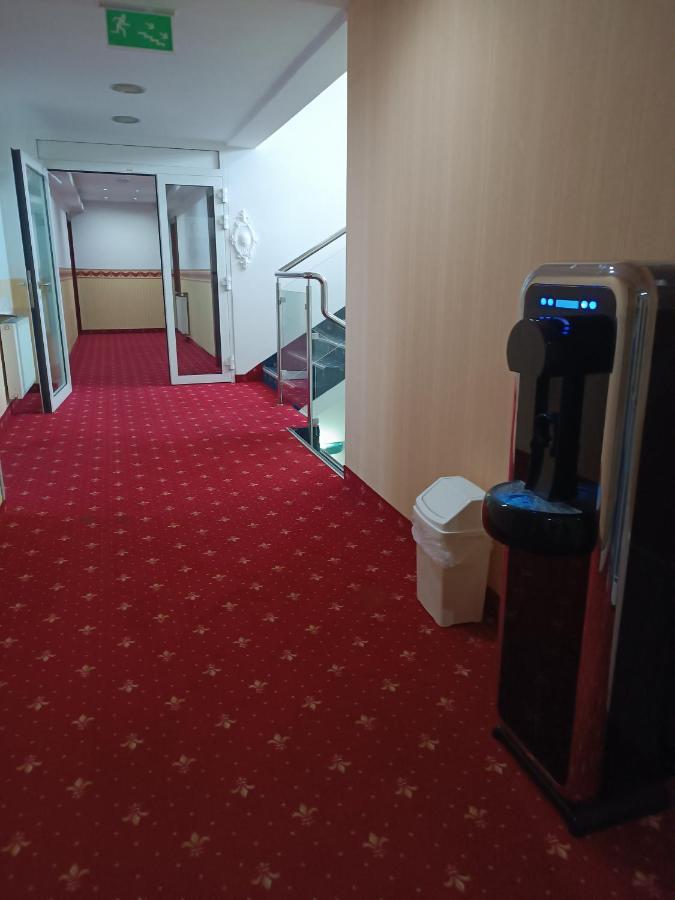Amigo Hotel Sulejówek Екстериор снимка