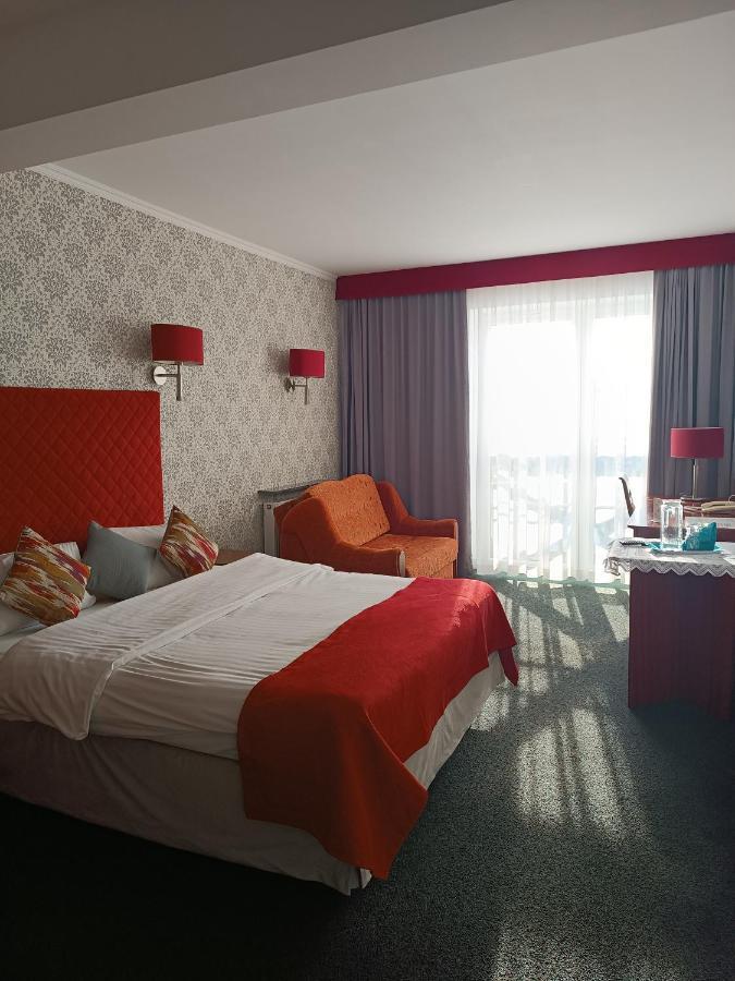 Amigo Hotel Sulejówek Екстериор снимка