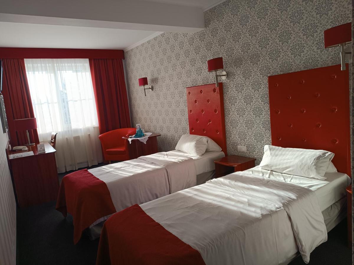 Amigo Hotel Sulejówek Екстериор снимка