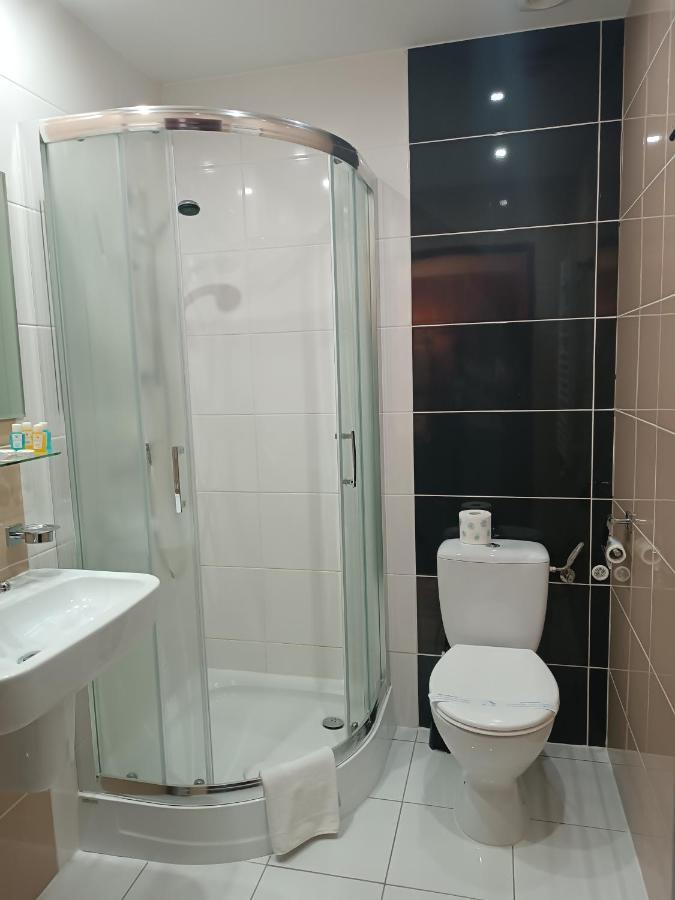 Amigo Hotel Sulejówek Екстериор снимка