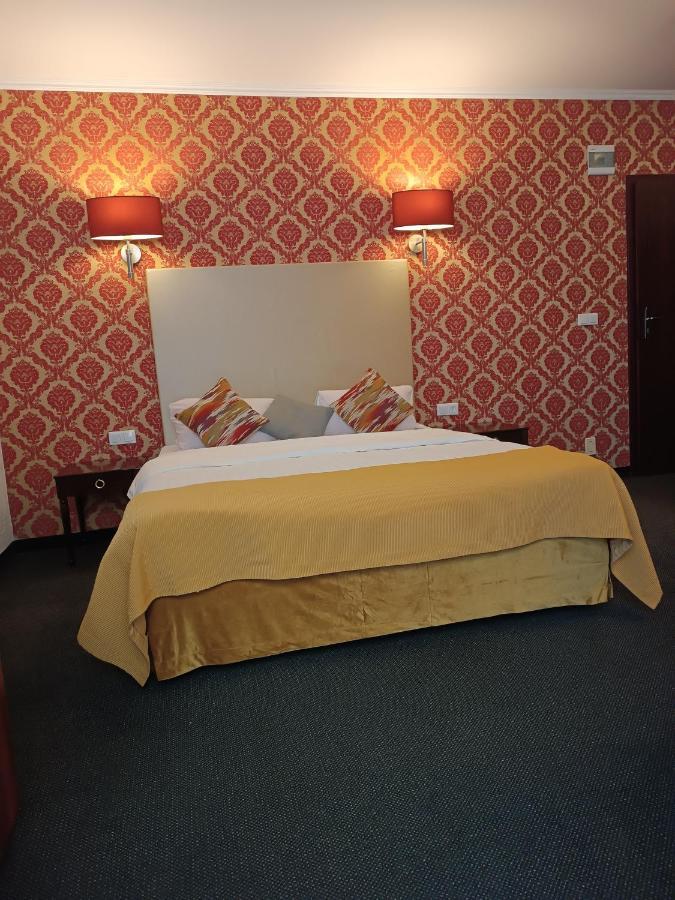 Amigo Hotel Sulejówek Екстериор снимка