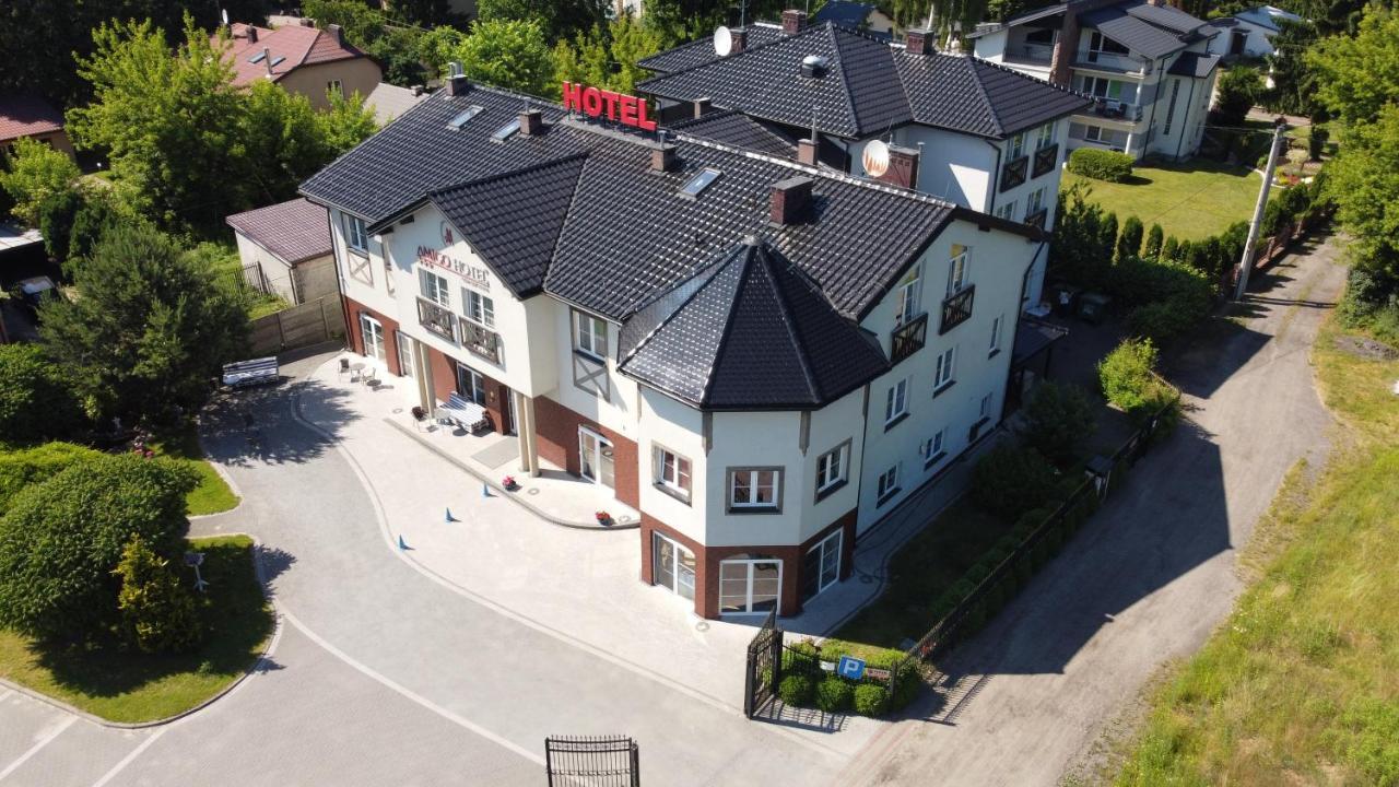 Amigo Hotel Sulejówek Екстериор снимка