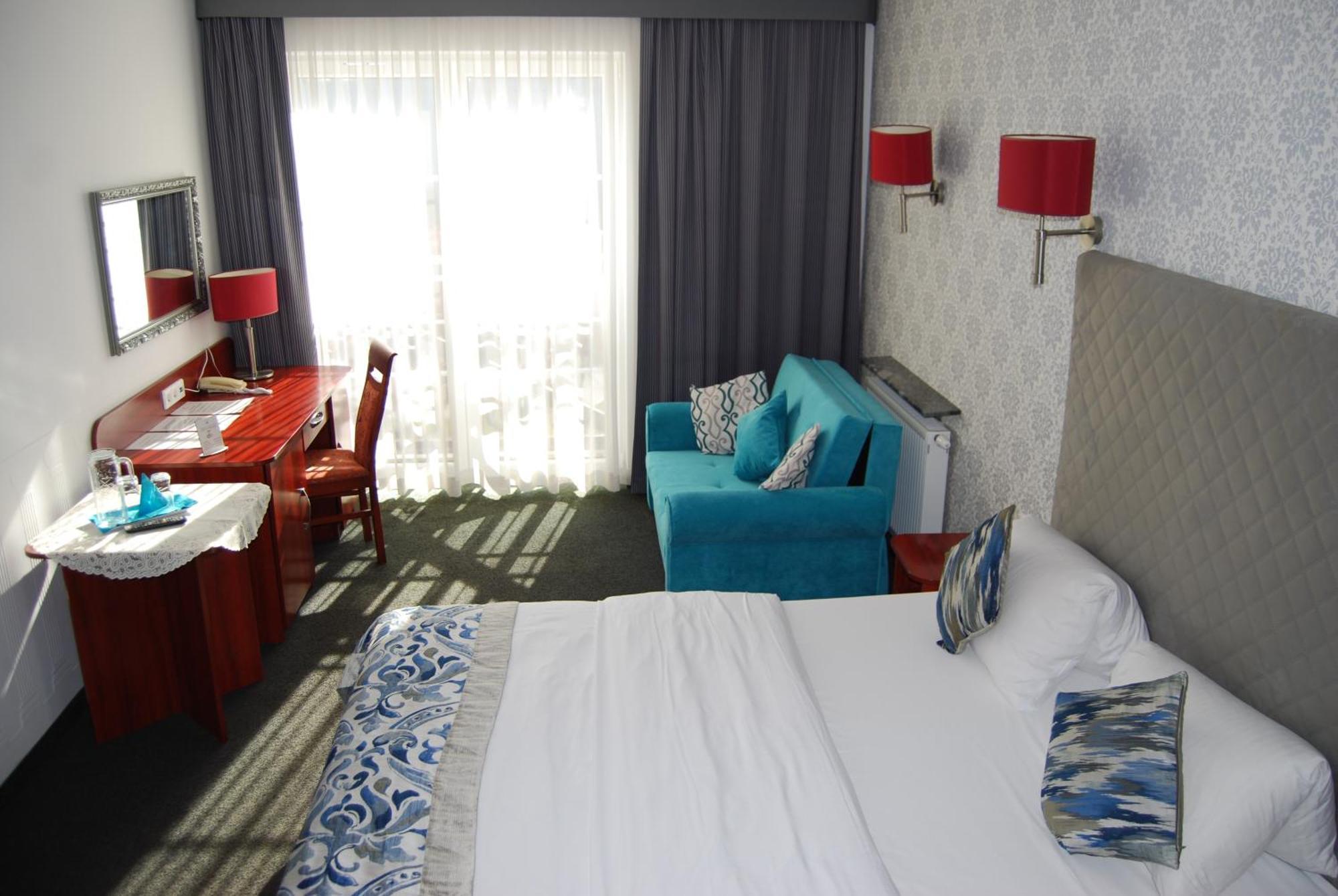 Amigo Hotel Sulejówek Екстериор снимка