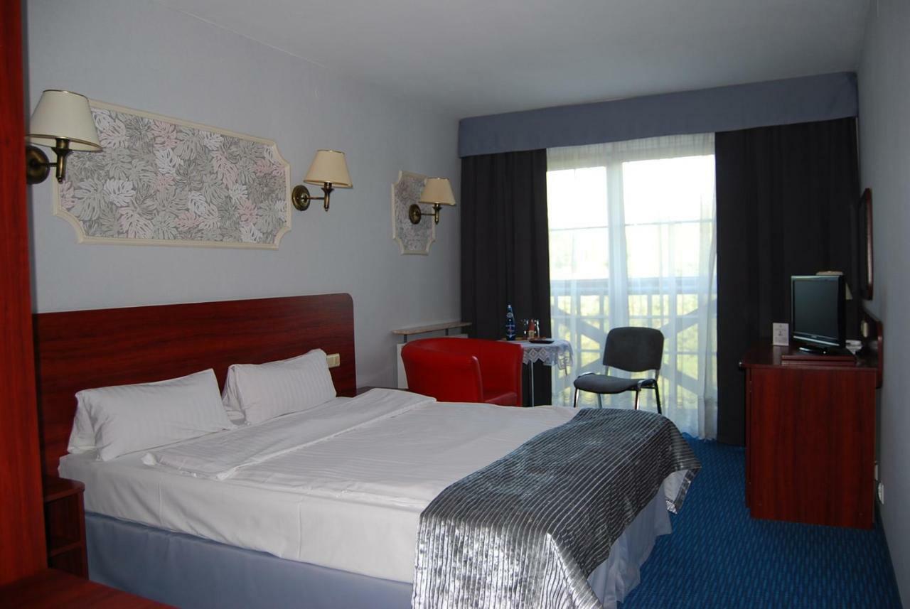 Amigo Hotel Sulejówek Екстериор снимка