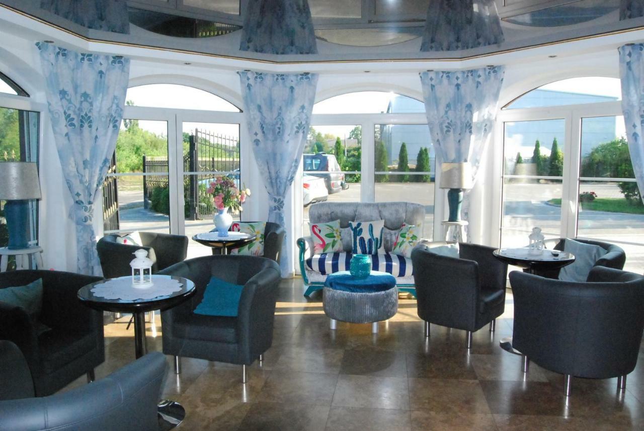 Amigo Hotel Sulejówek Екстериор снимка
