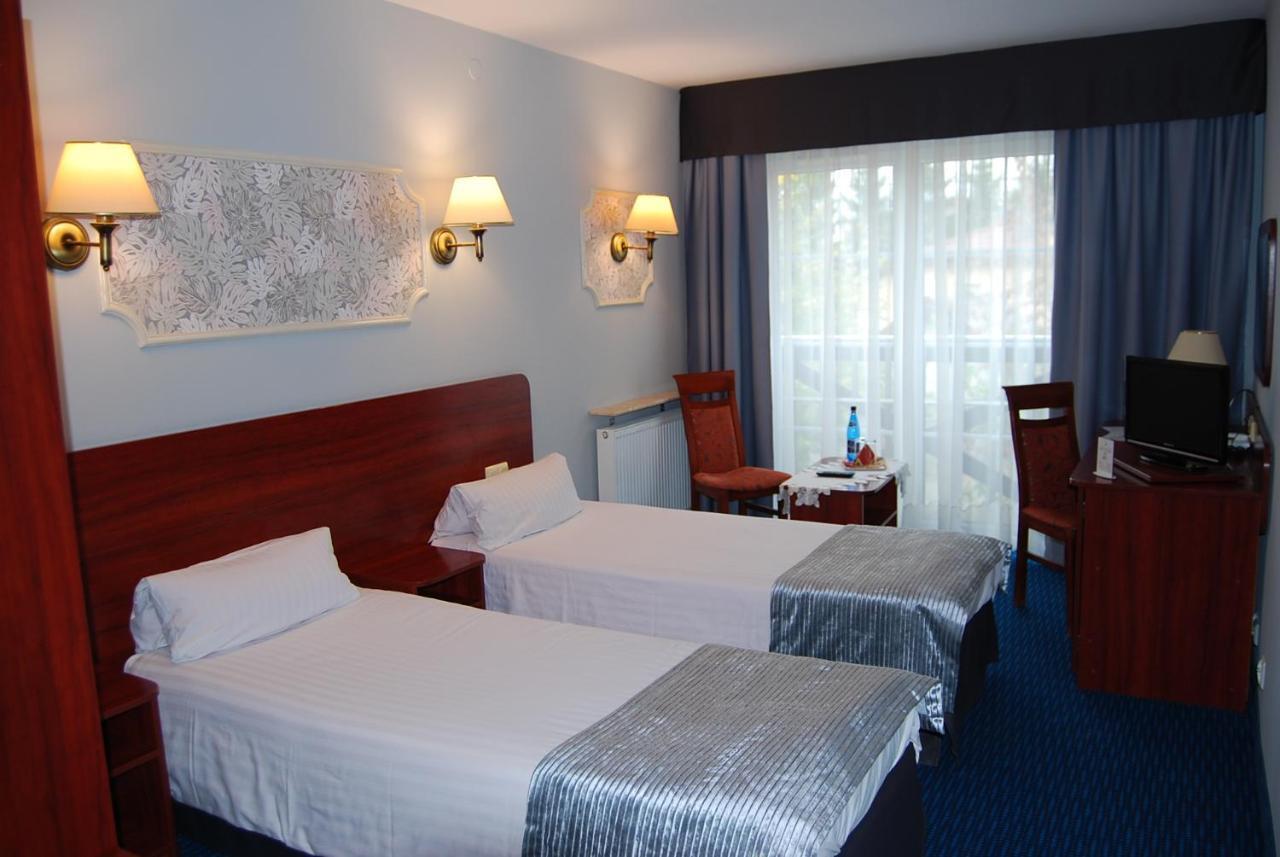 Amigo Hotel Sulejówek Екстериор снимка
